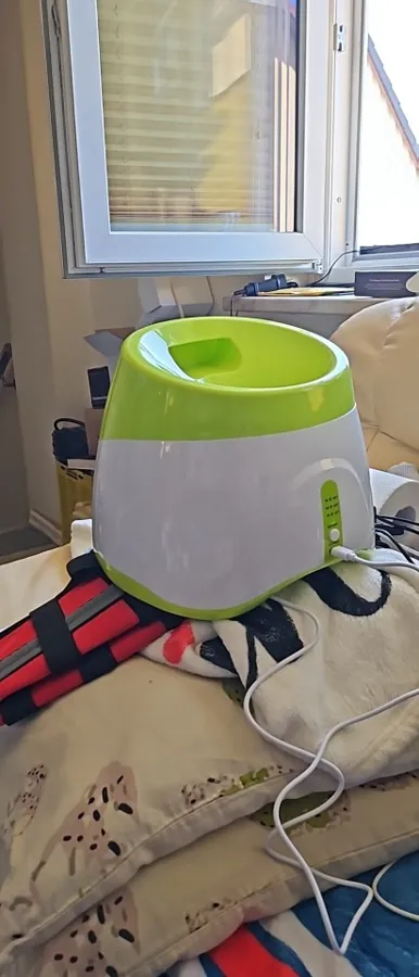 Le lanceur en cours de charge, câble branché à l’arrière